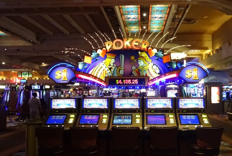 Playing Online Slot Games